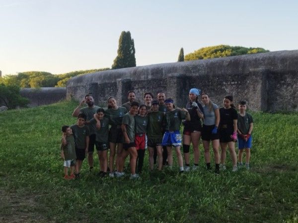 La famiglia MedusA Gym, team Last Round dopo un allenamento outdoor a Roma