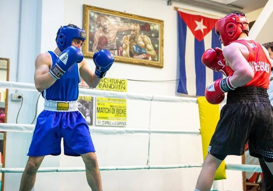 Andrea Durazzi in guardia durante uno sparring in palestra